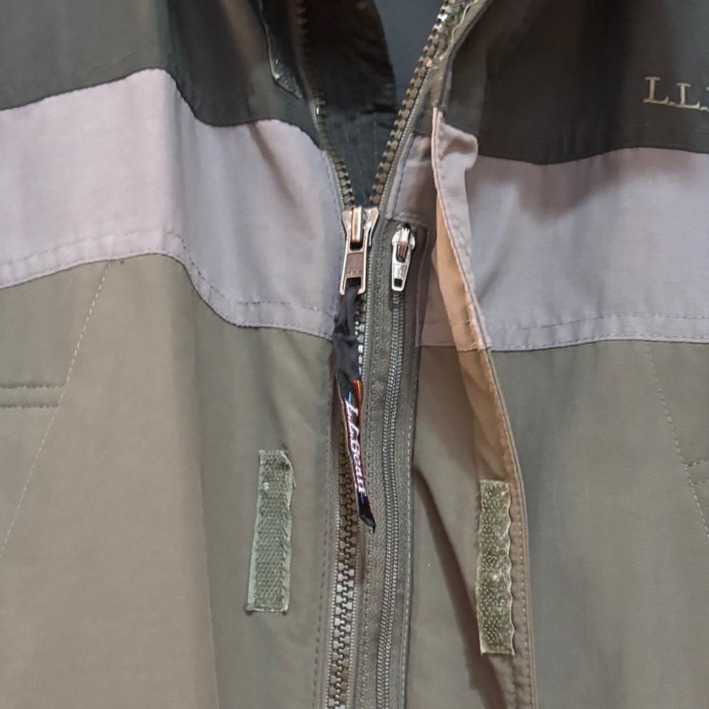 L.L. Bean Men's Olive and Charcoal Raincoat - Picture 3 of 11